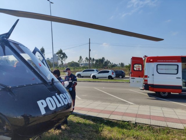 Homem fica gravemente ferido aps queda de caminho em movimento em Brao do Norte