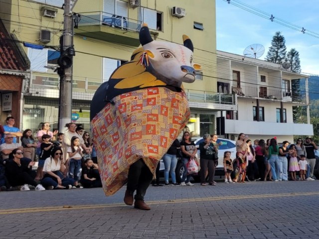 Gravatal retoma a tradio de apresentaes do Boi de Mamo