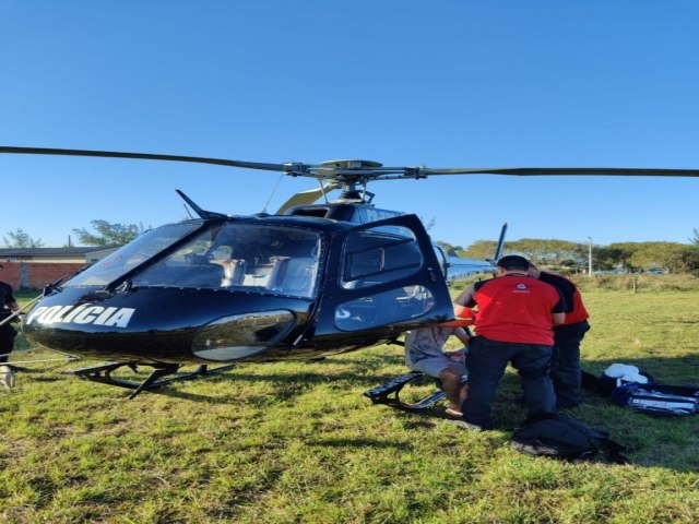 Homem  esfaqueado e socorrido de helicptero em Jaguaruna