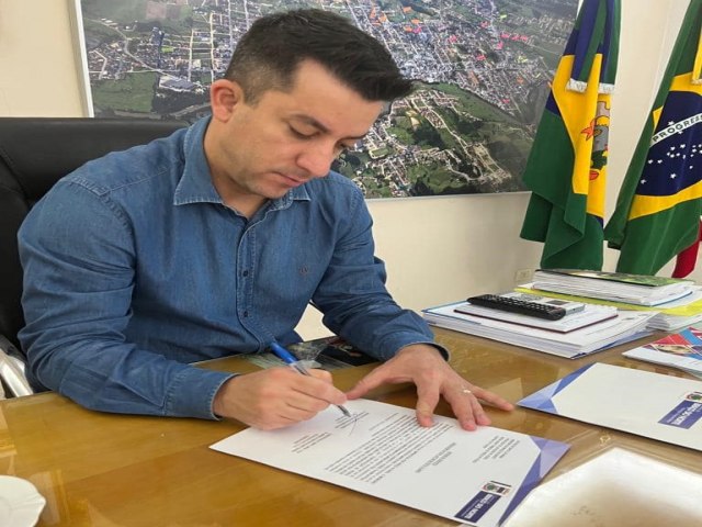 Prefeito de Brao do Norte sanciona lei que autoriza repasse  Associao Universitria Braonortense