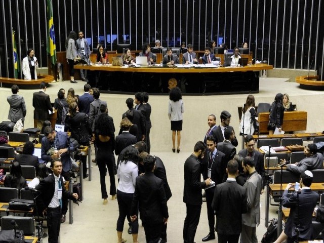 Cmara aprova multa para banco que fizer consignado sem autorizao do beneficirio