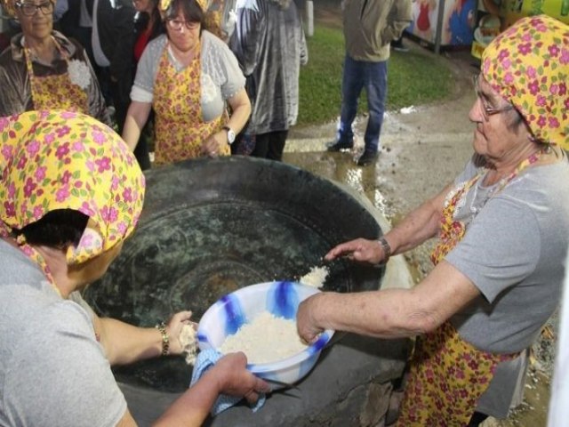 Laguna celebra 5 Festa da Farinha no bairro da Caputera