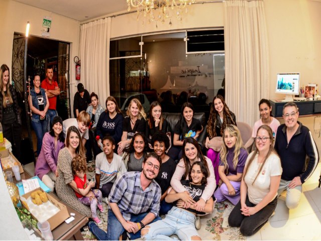 Instituto Nossa Famlia promover a 4 edio do tradicional Baile de Debutantes em Tubaro