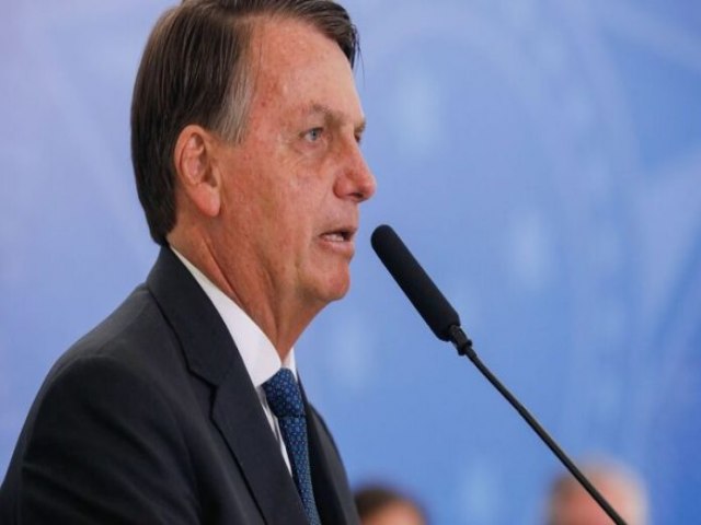 Ex-presidente Bolsonaro  internado em hospital de So Paulo