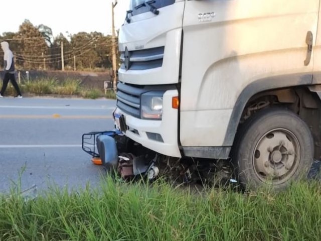 Motociclista  encaminhado ao hospital aps coliso no Jardim Juliana