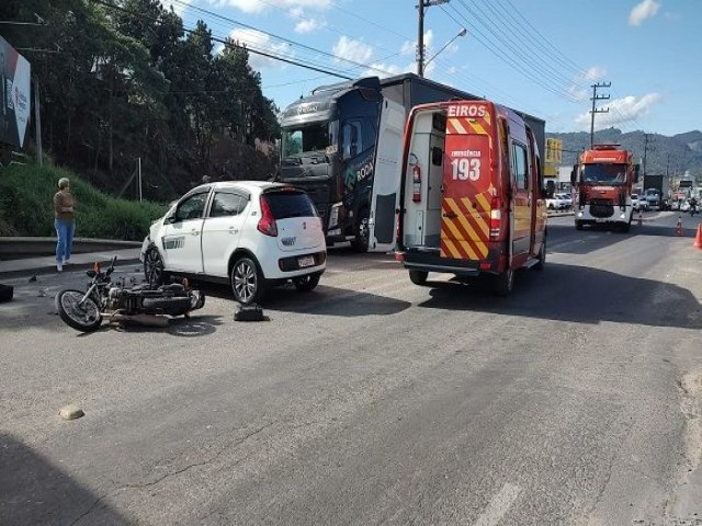 Acidente, no trevo de acesso a Brao do Norte, movimenta foras de resgate 