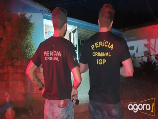 Homem que matou mulher na frente das filhas  condenado a mais de 21 anos