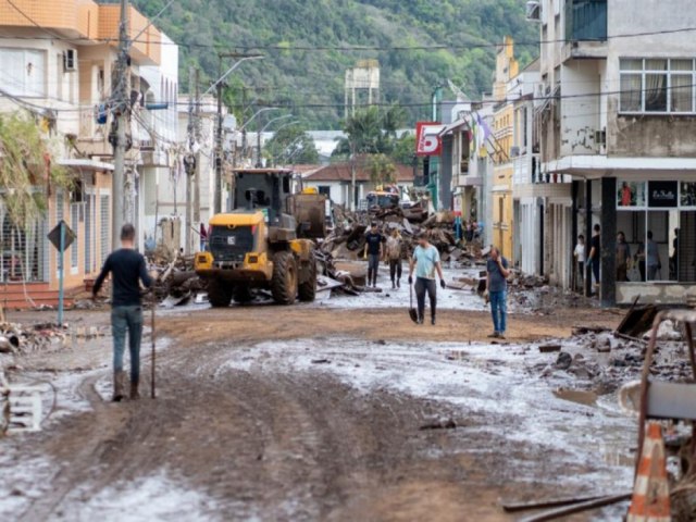 Santa Catarina lana campanha para arrecadar doaes a moradores atingidos por cheias no RS