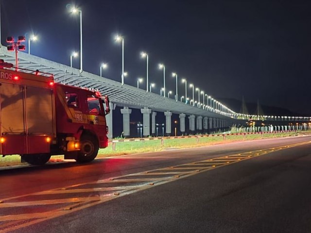 Bombeiros resgatam corpo de homem que caiu de ponte em Laguna