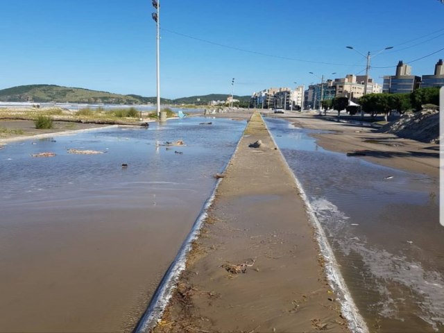 Quinta-feira deve ter baixas temperaturas, mar agitado e possibilidade de ressaca no Litoral Sul