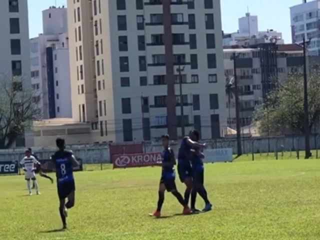 Atltico Tubaro vence em Joinville e mantm os 100% na Srie C