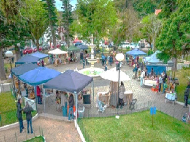 Feira Livre de Laguna celebra 8 anos de criao