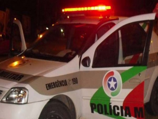 Motorista estaciona camioneta e recebe surpresa de bandido em Tubaro