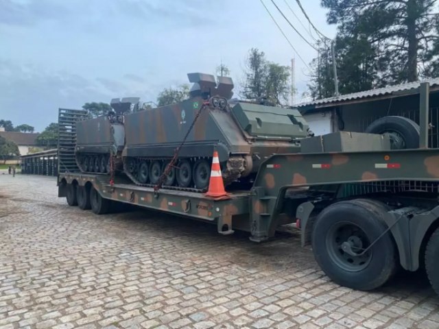 Blumenau recebe blindados e mais de 200 militares para auxiliar em possvel enchente