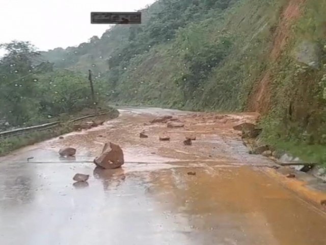 Serra do Rio do Rastro segue interditada neste domingo (8)