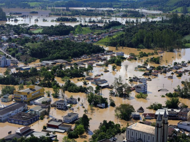 Sobe para 82 o nmero de cidades em situao de emergncia em SC