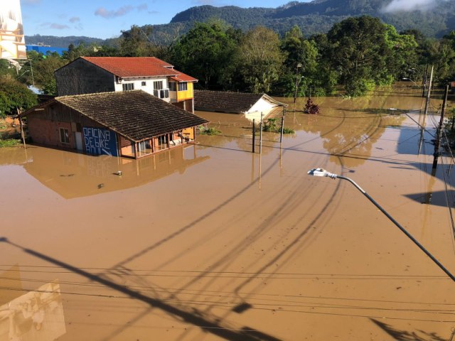 Estado abre comporta aps prefeito acusar governo de priorizar a Oktoberfest