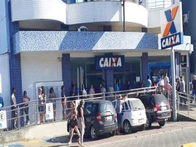 Golpistas usam telefone da Caixa Econmica para extrair dados de clientes, em Laguna