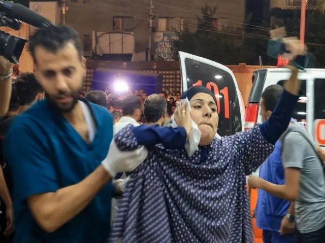 Ataque areo israelita mata 500 pessoas em hospital da Cidade de Gaza, diz Ministrio da Sade