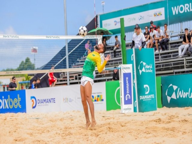 Duplas brasileiras conquistam o mundial de futevlei no Parque Diamante