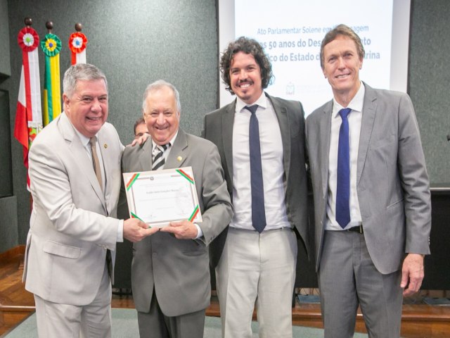 Evaldo Marcos  um dos homenageados por desenvolvimento do turismo