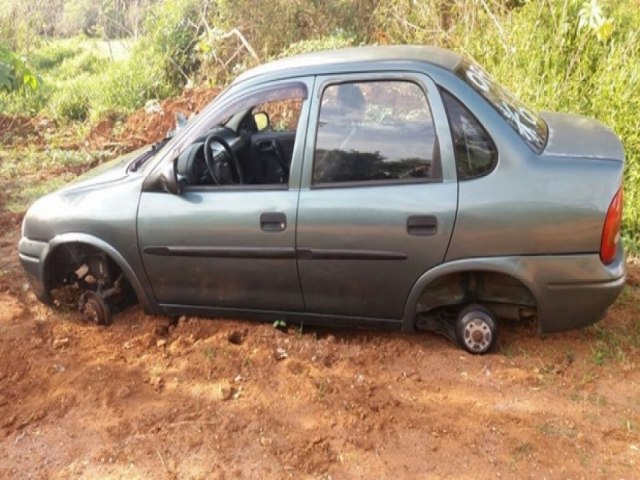 Furto em Treze de Maio deixa motorista sem peas de veculo