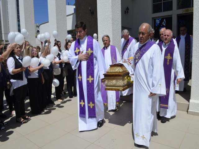 Emoo marca a despedida de Tubaro ao Padre Raimundo Ghizoni