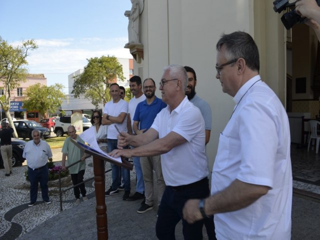 Oficinas Celebra Revitalizao da Praa da Parquia So Jos Operrio