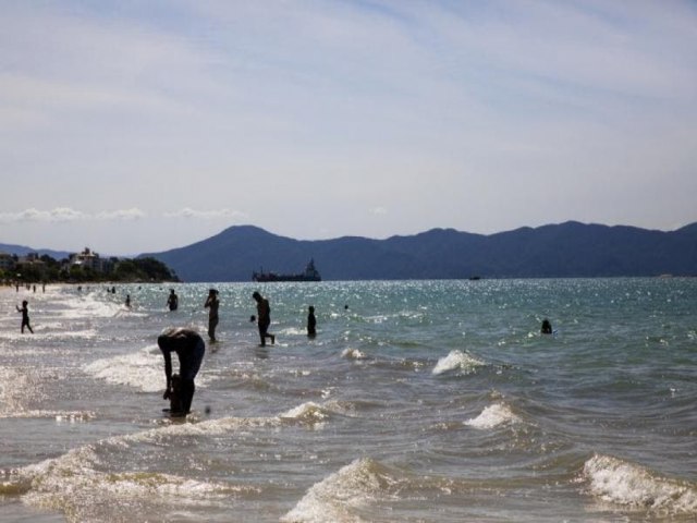 Aumenta o nmero de praias e lagoas imprprias para banho na regio; confira a lista