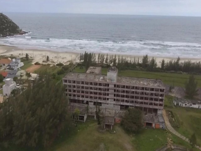 Hotel abandonado da Praia de Itapirub desconto de R$ 4 milhes em nova tentativa de leilo