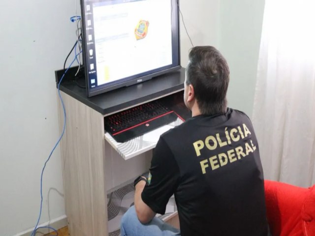 Homem  preso pela PF com arquivos de pornografia infantil em Cricima