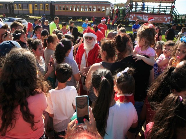 Mais de 10 mil crianas vo receber presentes do Papai Noel Ferrovirio