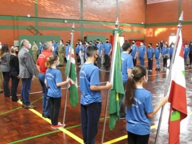 Governo cria programa para manter e ampliar escolas cvico-militares em SC