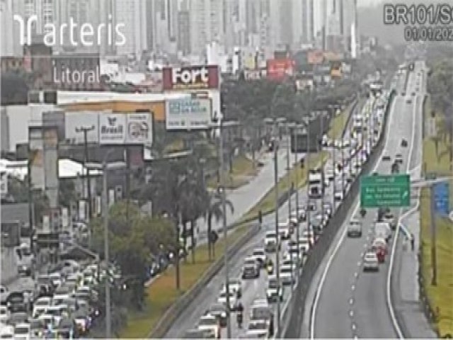 Congestionamento na BR-101 aps Rveillon chega a 40 km de fila