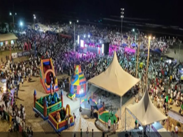 Festa de Rveillon em Laguna s foi possvel graas ao envolvimento de empresrios