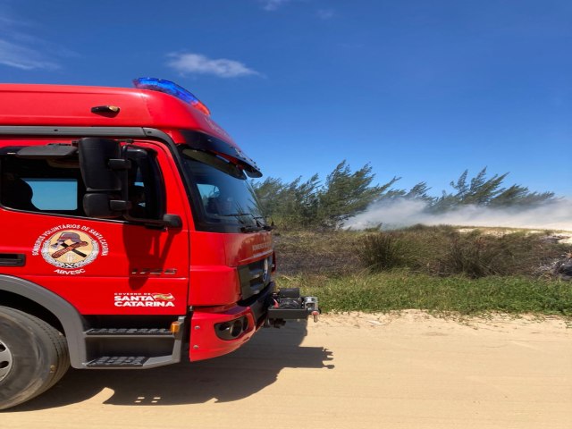 Incndios em vegetao mobilizam os bombeiros em Laguna e Jaguaruna