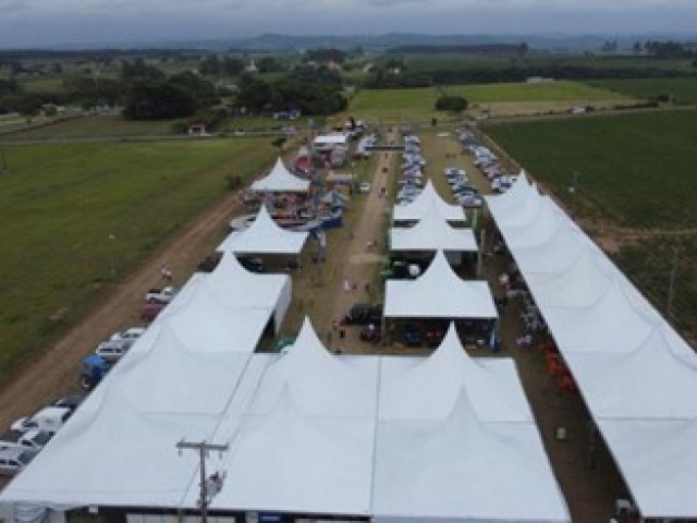 Shows nacionais, exposies e concurso fazem parte da programao da 2 Festa da Melancia, em Jaguaruna