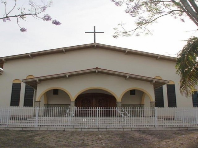 Casa paroquial de igreja sofre tentativa de furto, em Tubaro