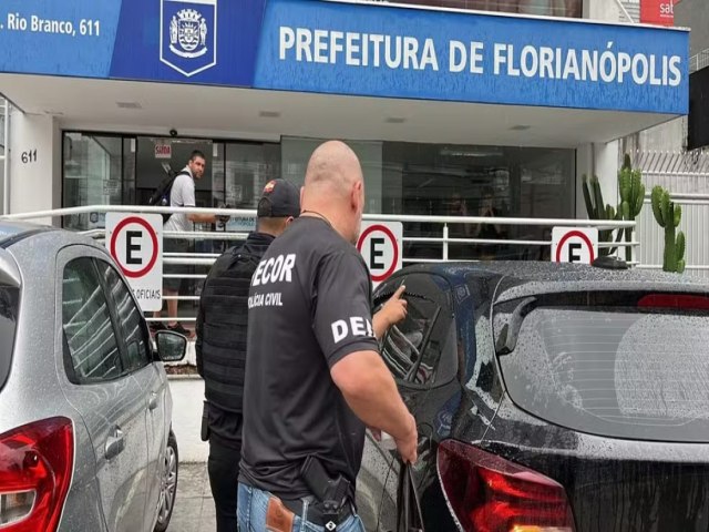 Documento detalha afastamento de secretrios em Florianpolis