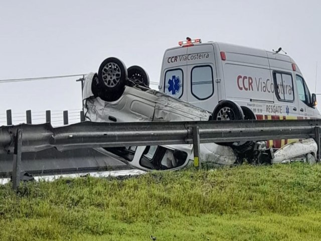 Capotamento  registrado na BR-101, em Bentos