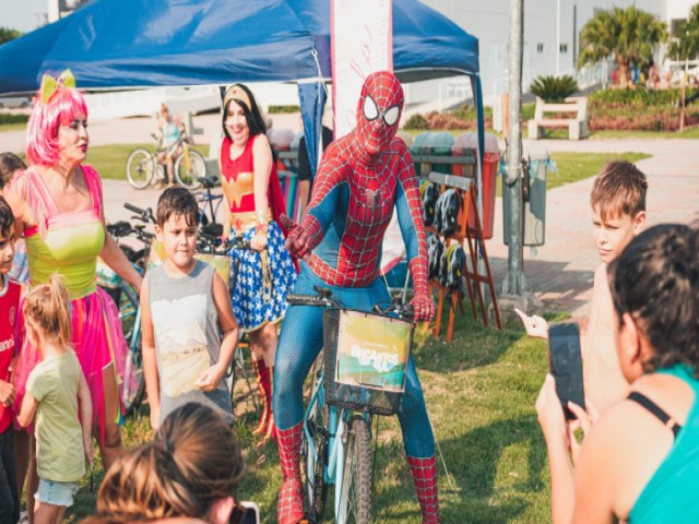 Carnaval no Parque ter concurso de fantasia e escola de samba de Laguna