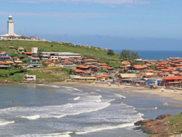 Janeiro termina com dois pontos imprprios para banho em Laguna; confira o relatrio de balneabilidade