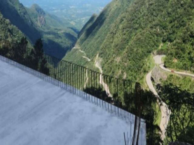 Novo mirante  construdo na Serra do Rio do Rastro