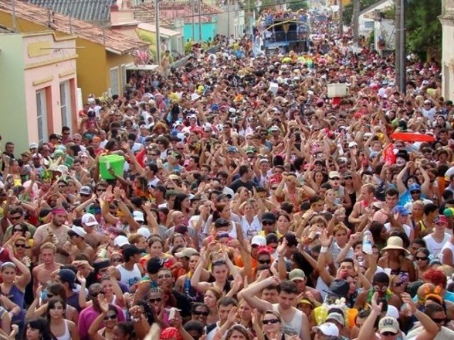 Com hotis lotados, Carnaval deve atrair mais de 200 mil pessoas a Laguna