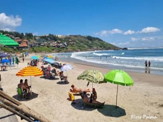 Sol e forte calor seguem at tera-feira em SC