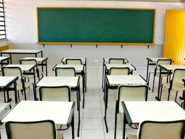 Em Pescaria Brava, sindicato questiona condies de escolas; secretaria rebate