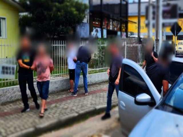 Polcia Civil prende seis durante investigao de roubos em Cricima