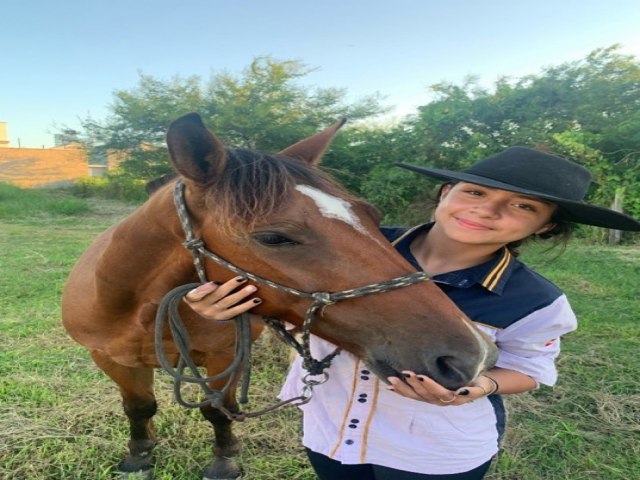 Conhea a jovem amazona de Tubaro que vem se destacando em competies