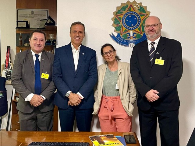 TRE/SC recebe equipe da Adjori/SC na sede do Tribunal em Florianpolis