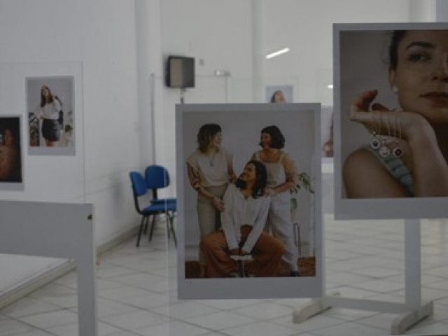 Centro de Cultura promove exposies fotogrficas em homenagem s mulheres em Tubaro